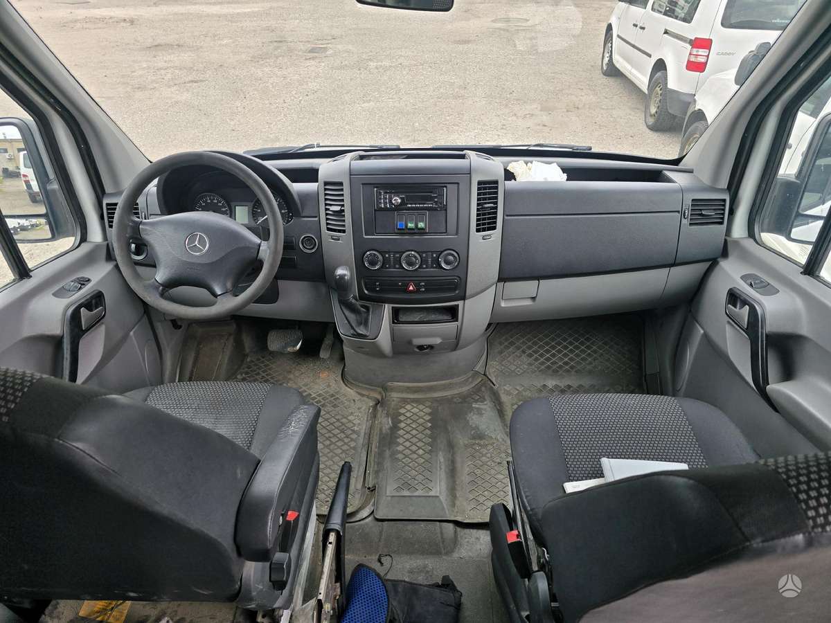 Mercedes-Benz Sprinter, passenger vans