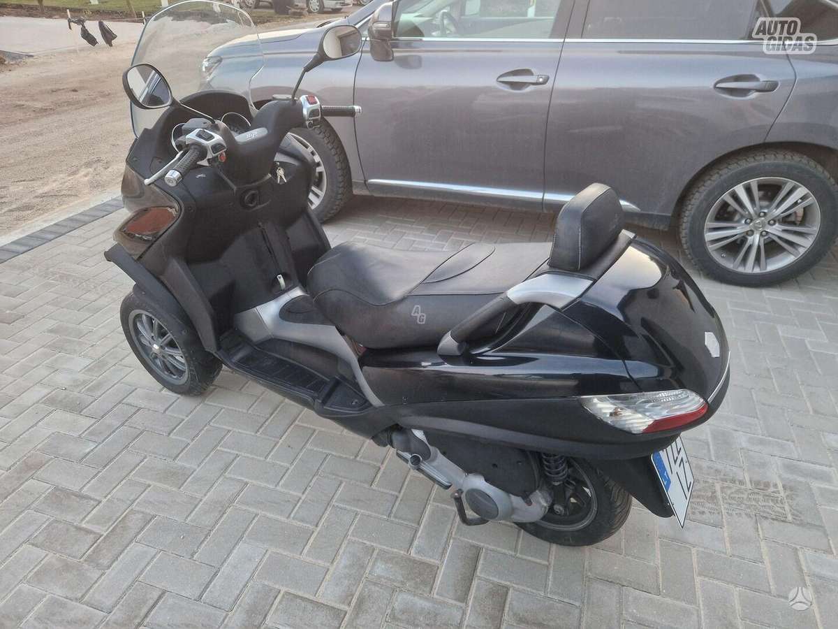 Piaggio MP3 125cc, trikes