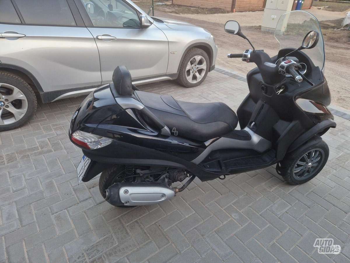 Piaggio MP3 125cc, trikes