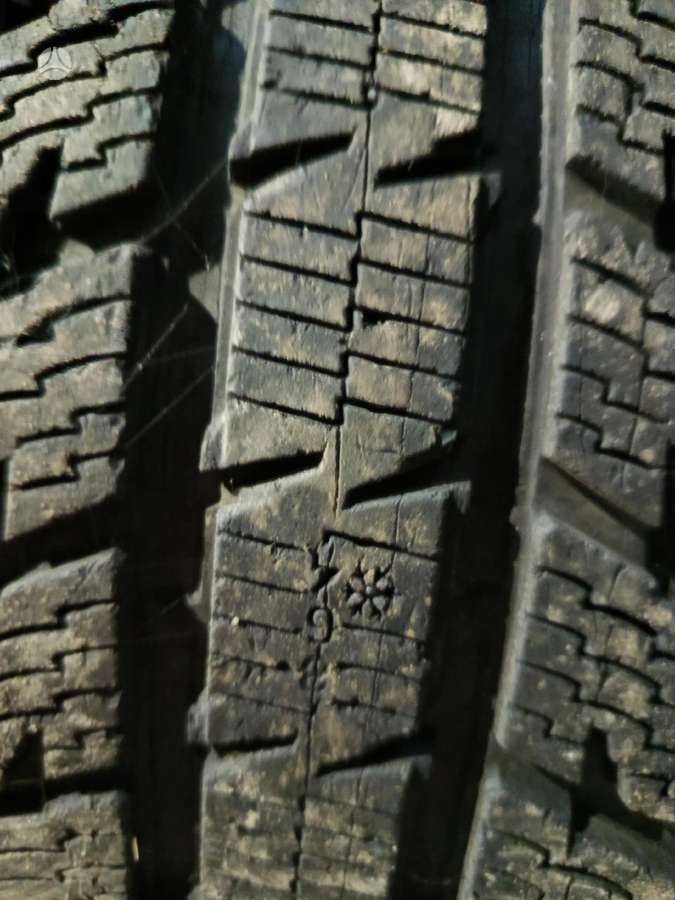 Nokian, всесезонные 275/45 R19