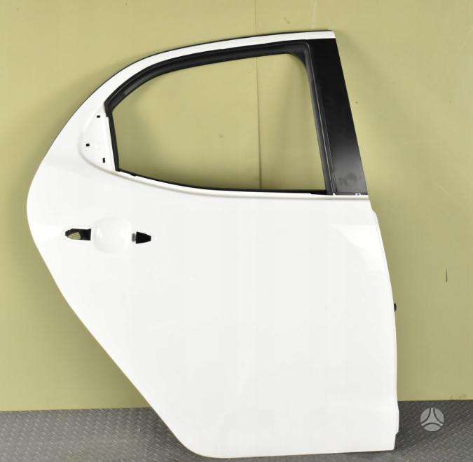 Toyota Yaris durys