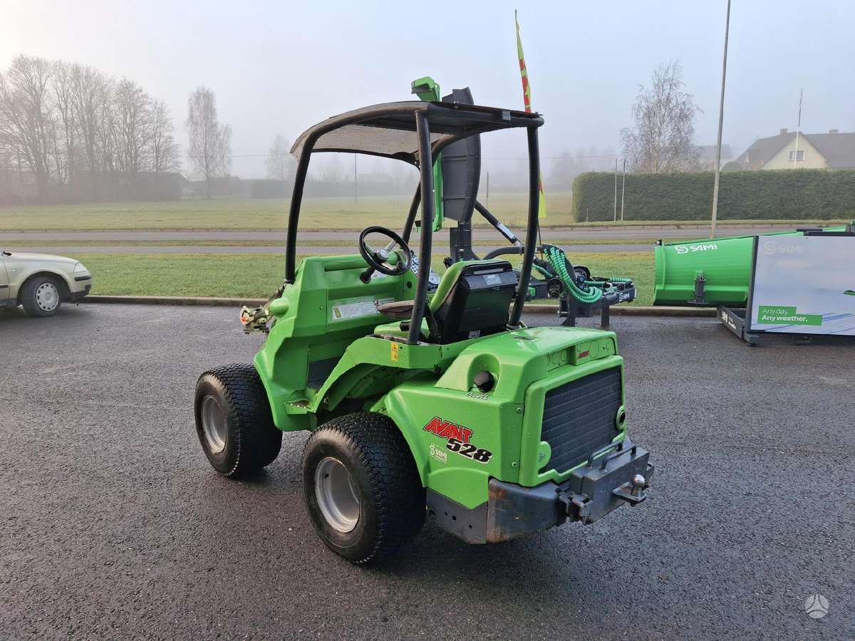 Avant 528, self-propelled loaders
