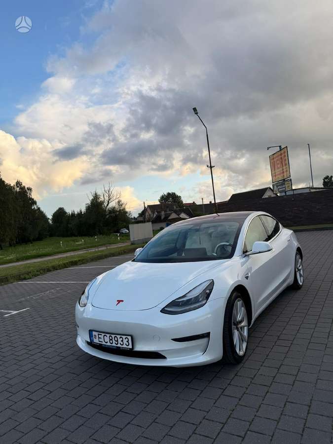 Tesla Model 3, Хэтчбек