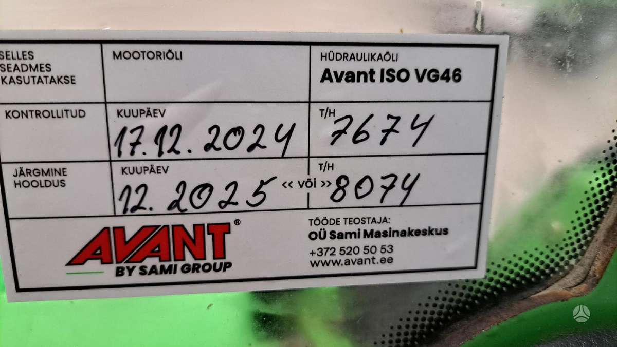 AVANT 750i DLX, mini loaders