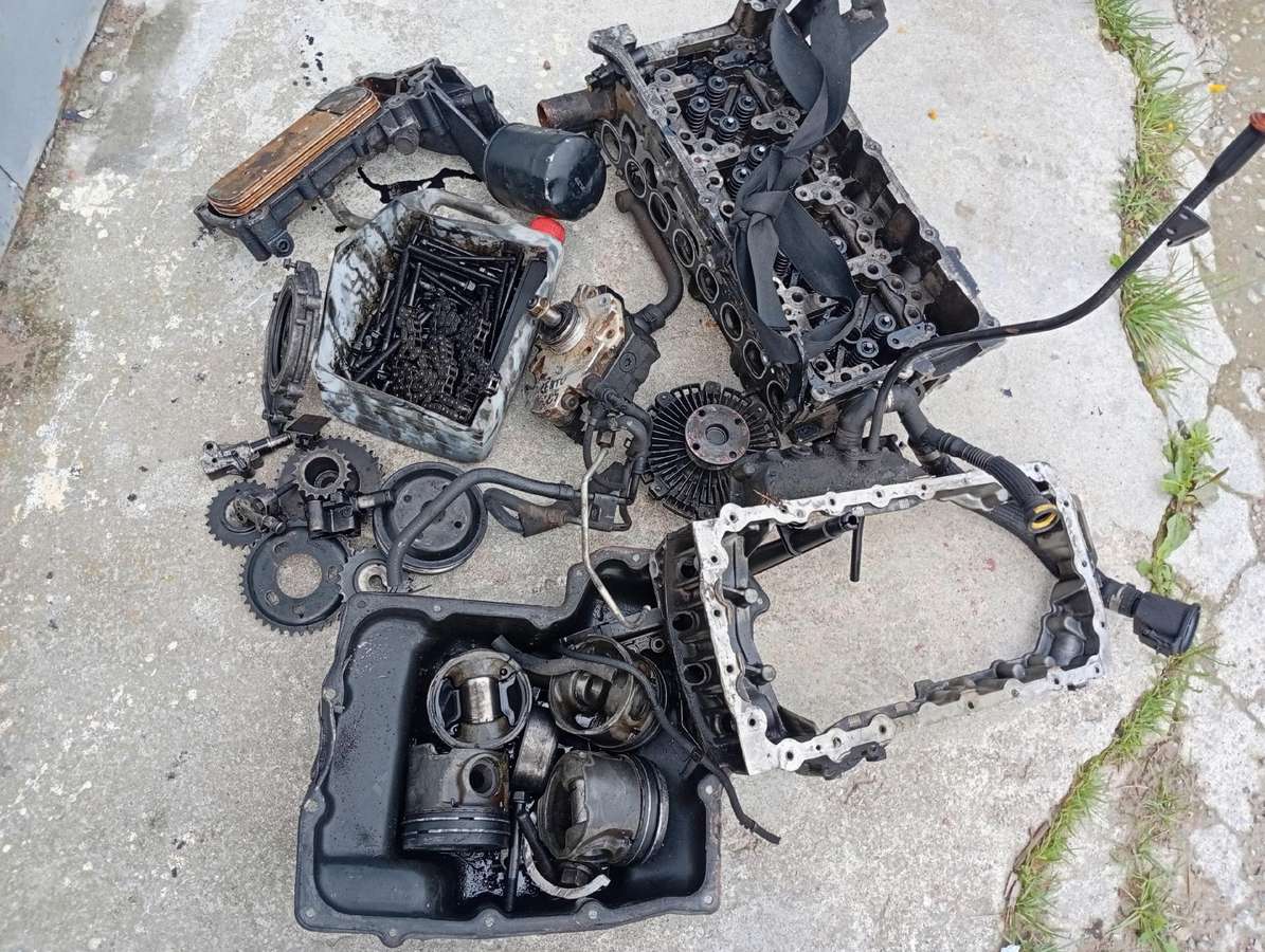 Kia Sorento variklio detalės