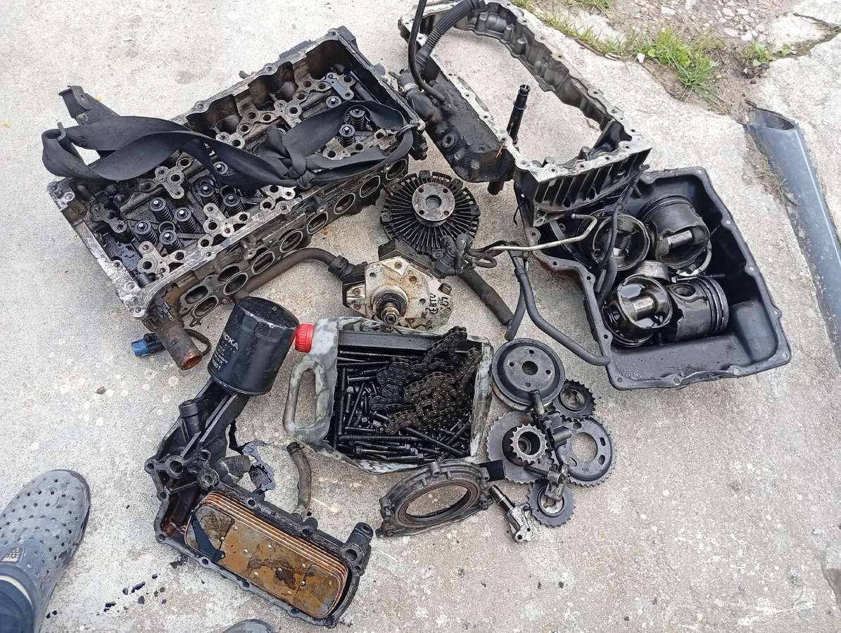 Kia Sorento variklio detalės