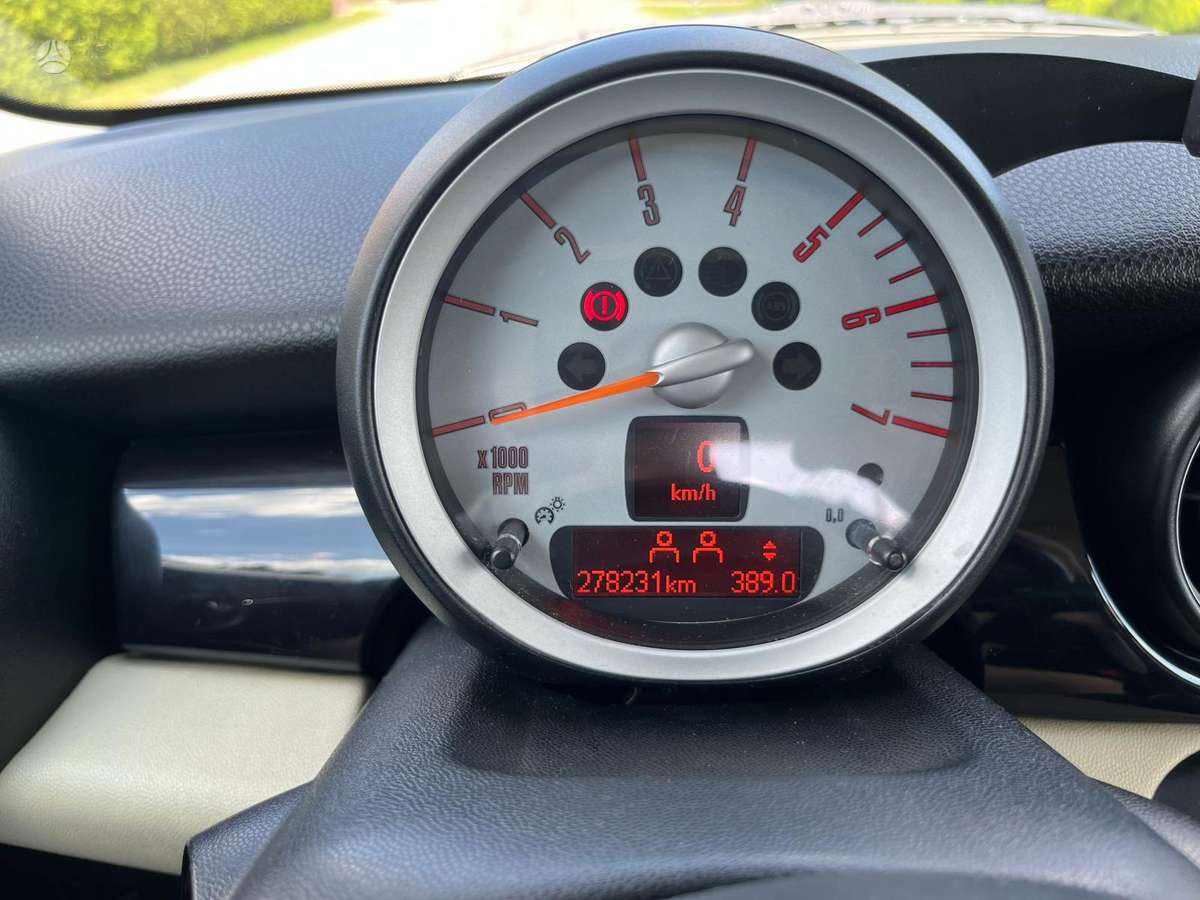 Mini Cooper, 1.6 l., coupe