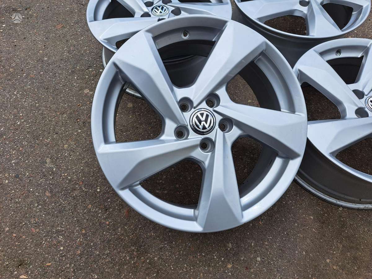 Volkswagen Tiguan, light alloy, R18
