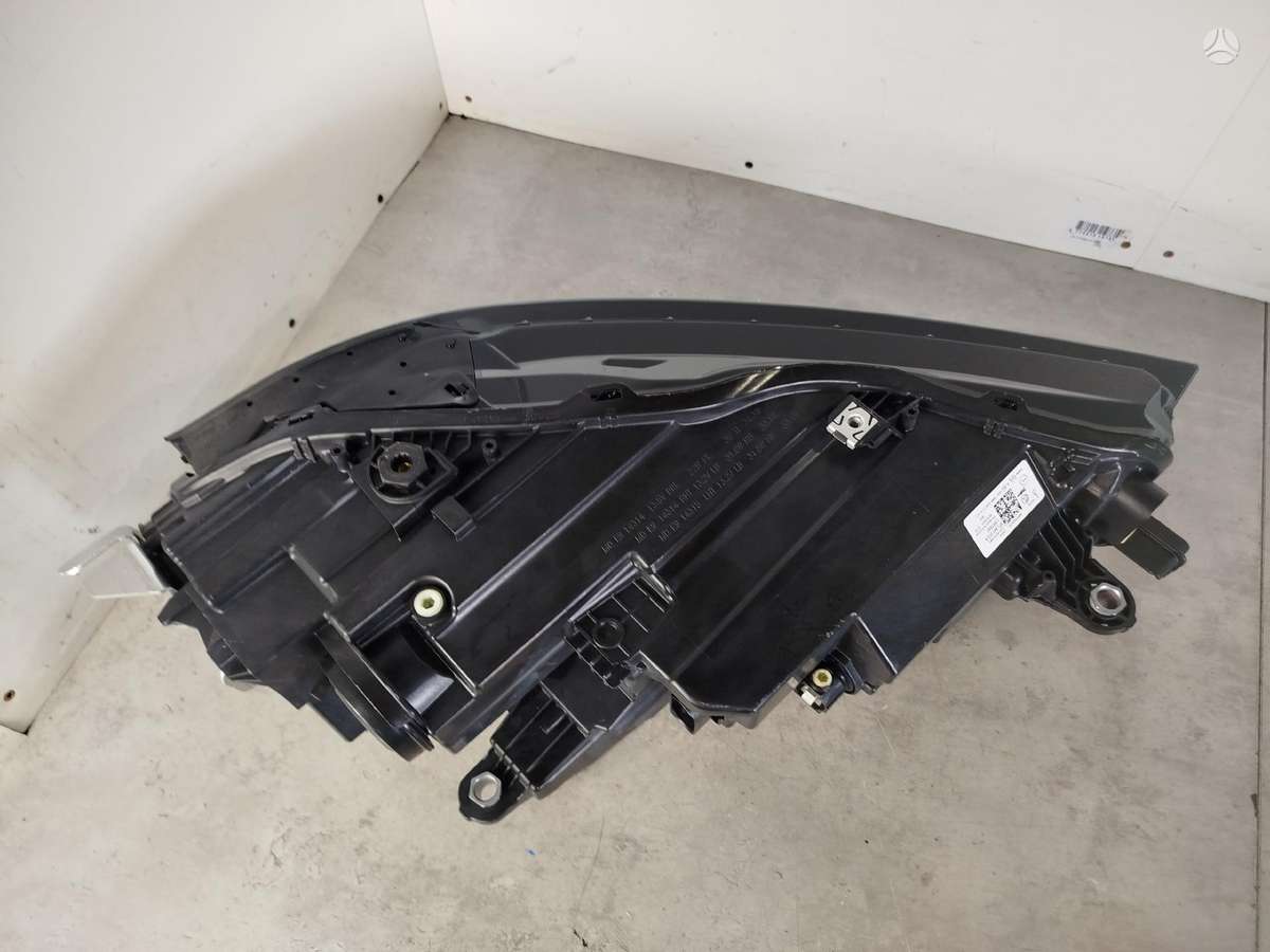 Skoda Superb Nauja yra abi puses