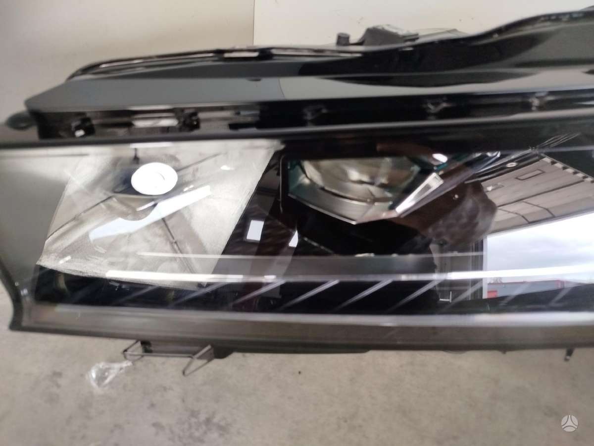 Skoda Superb Nauja yra abi puses