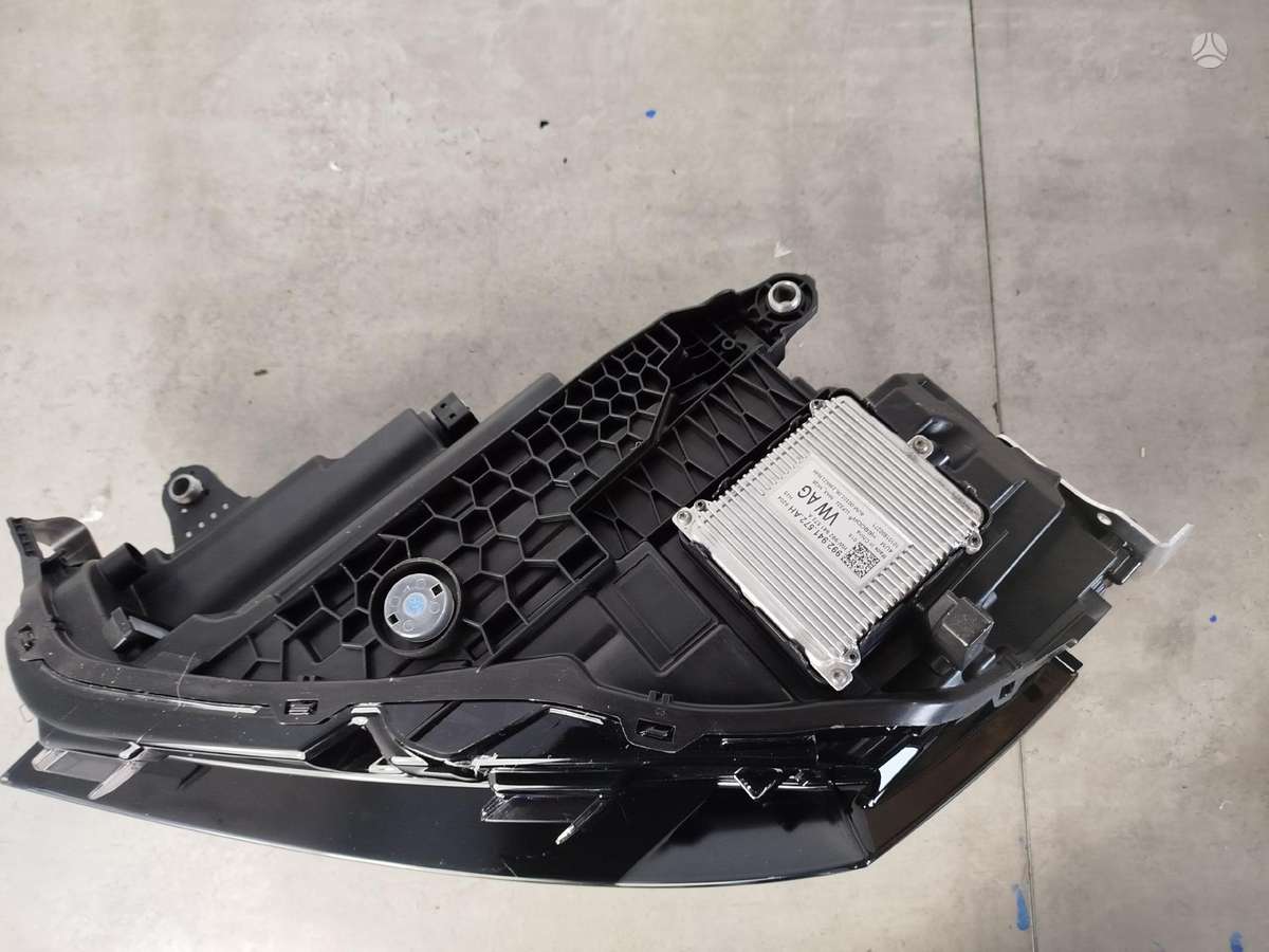 Skoda Superb Nauja yra abi puses