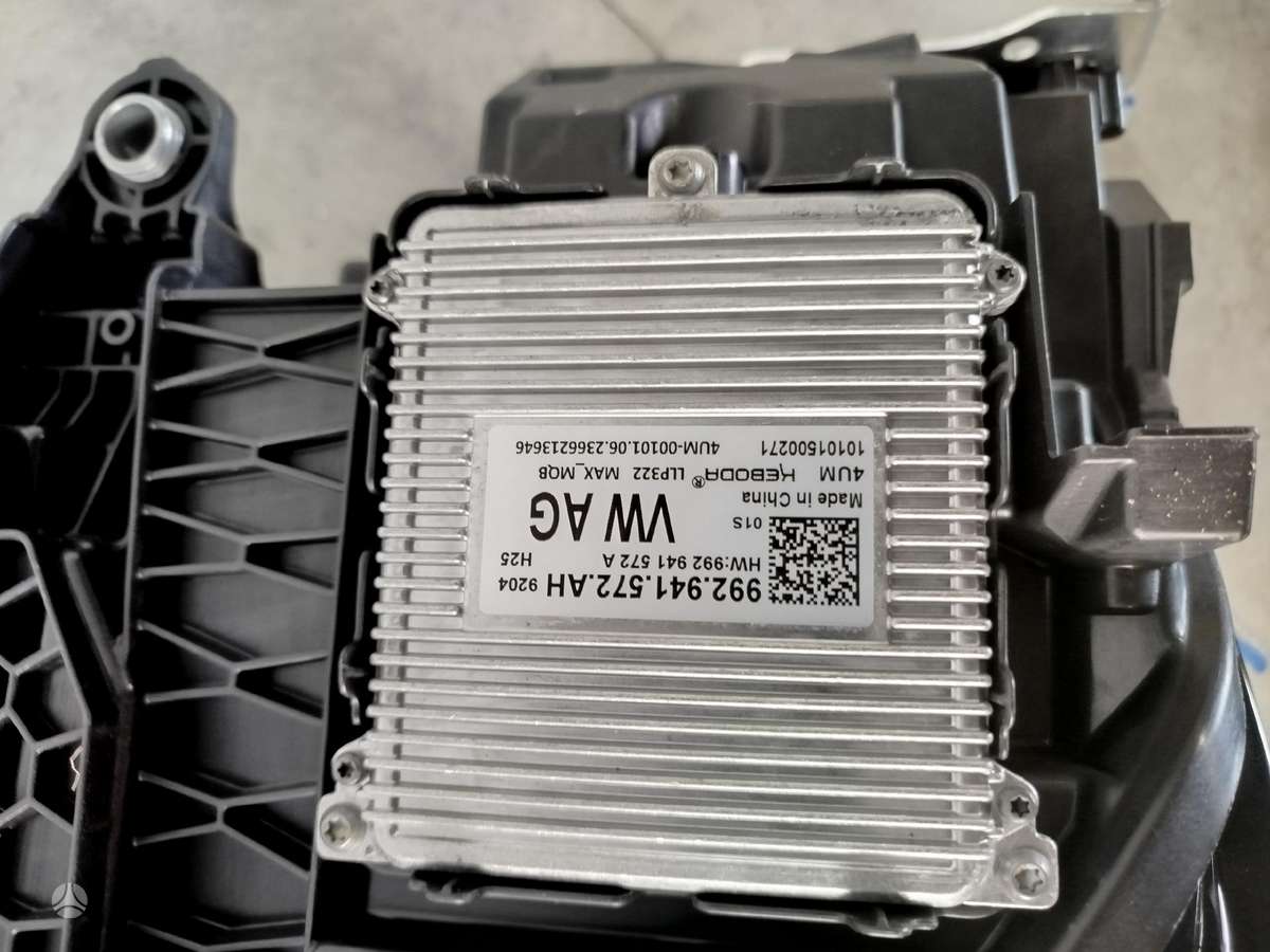 Skoda Superb Nauja yra abi puses