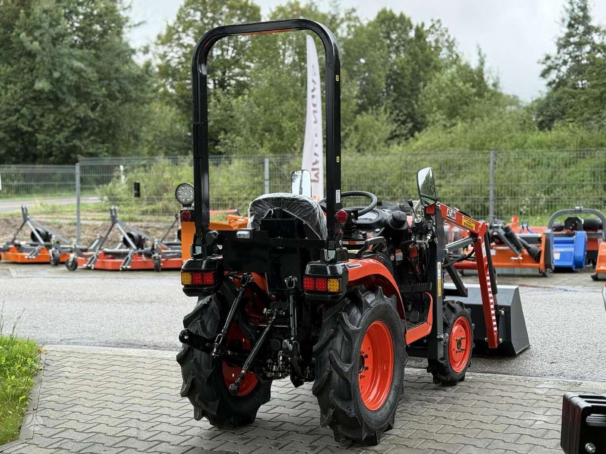 Hinomoto HM-3020, tractors
