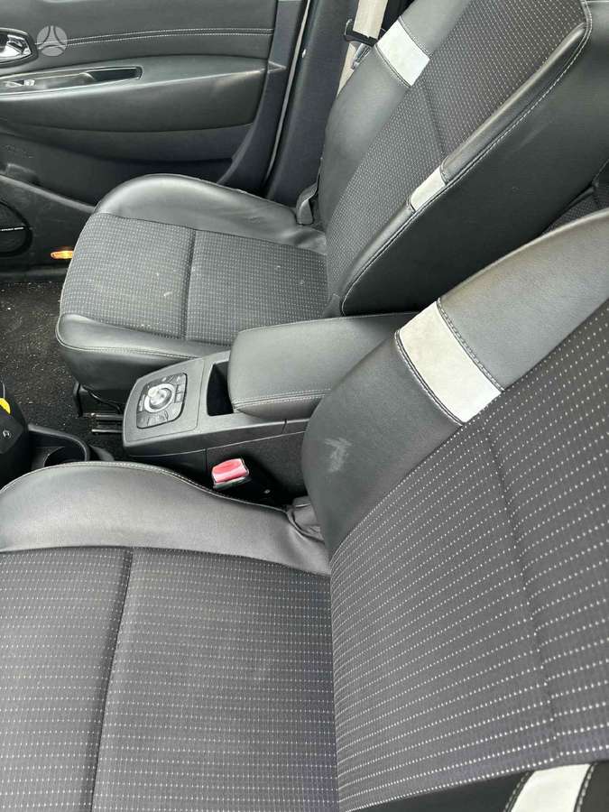 Renault Scenic for parts