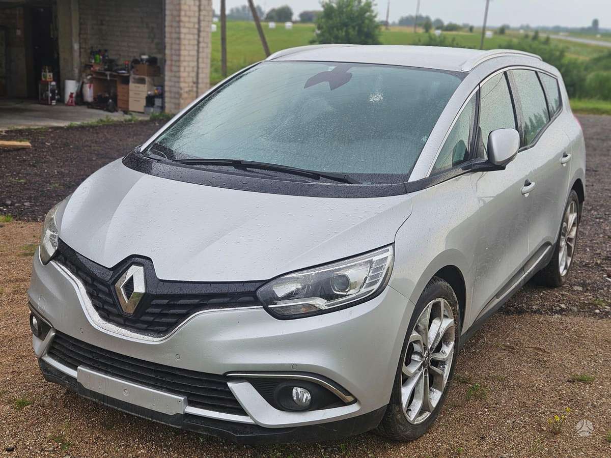 Renault Scenic dalimis. Europa