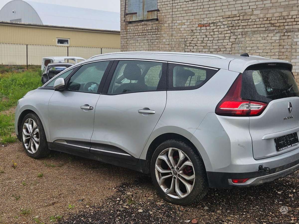Renault Scenic dalimis. Europa