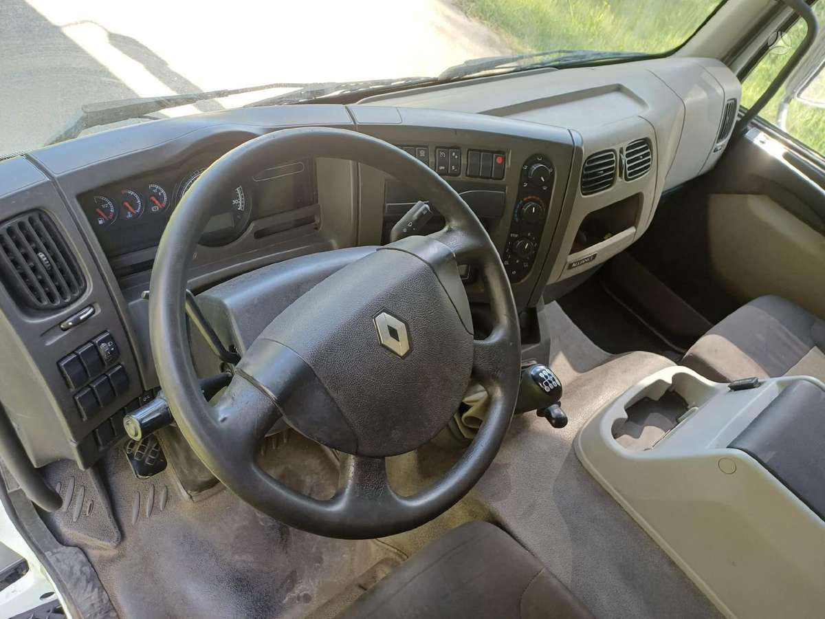 Renault MIDLUM 220.12, refrižerātori