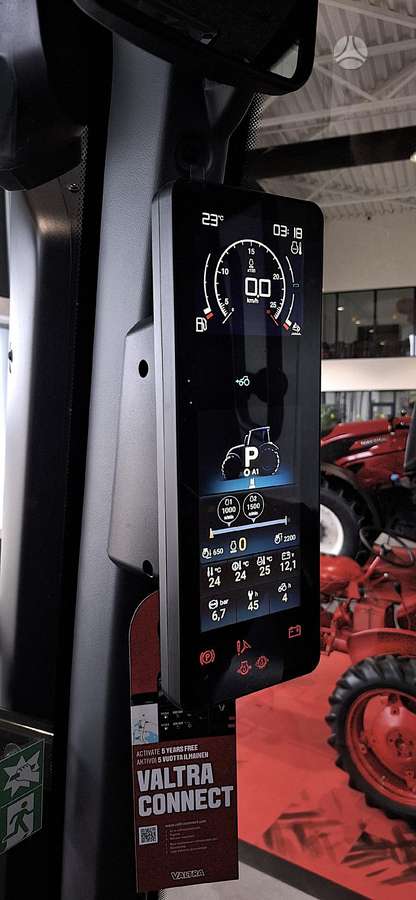 Valtra T215V, tractors