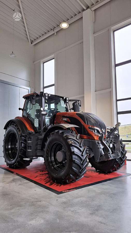 Valtra T215V, traktoriai