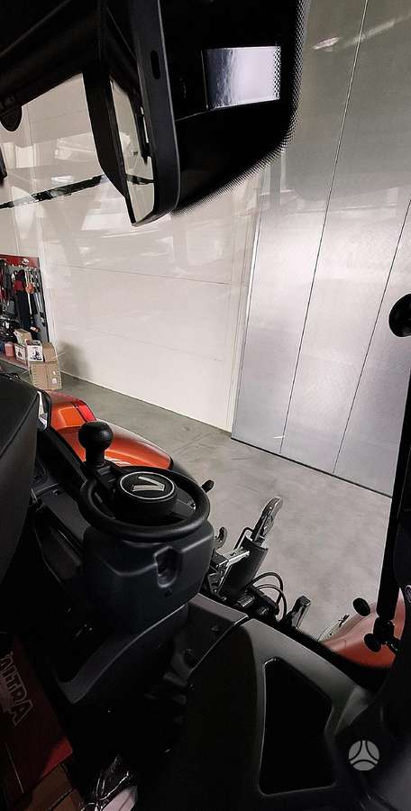 Valtra T215V, tractors