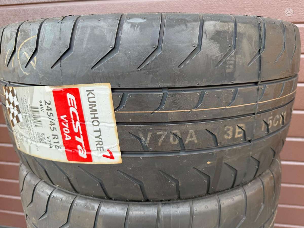 Kumho ECSTA V70A Semislick, summer 245/45 R16