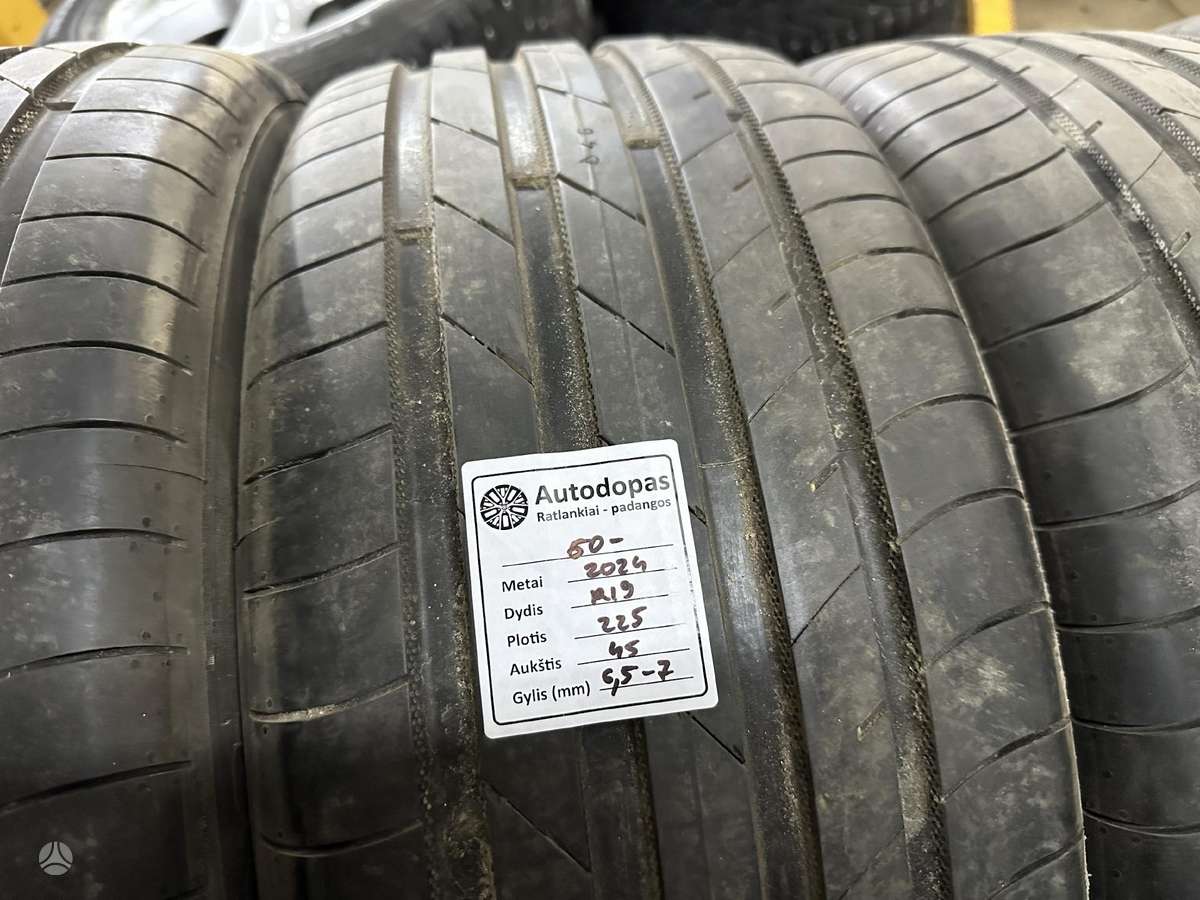 Nokian, vasarinės 225/45 R19