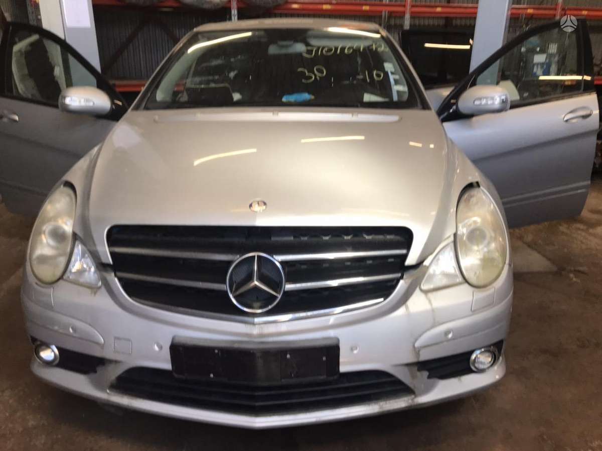 Mercedes-Benz R320