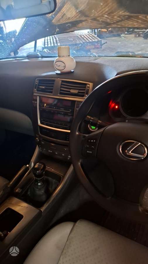 Lexus IS 220