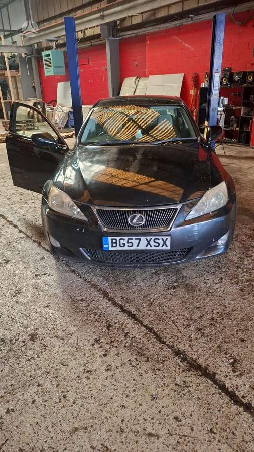 Lexus IS 220