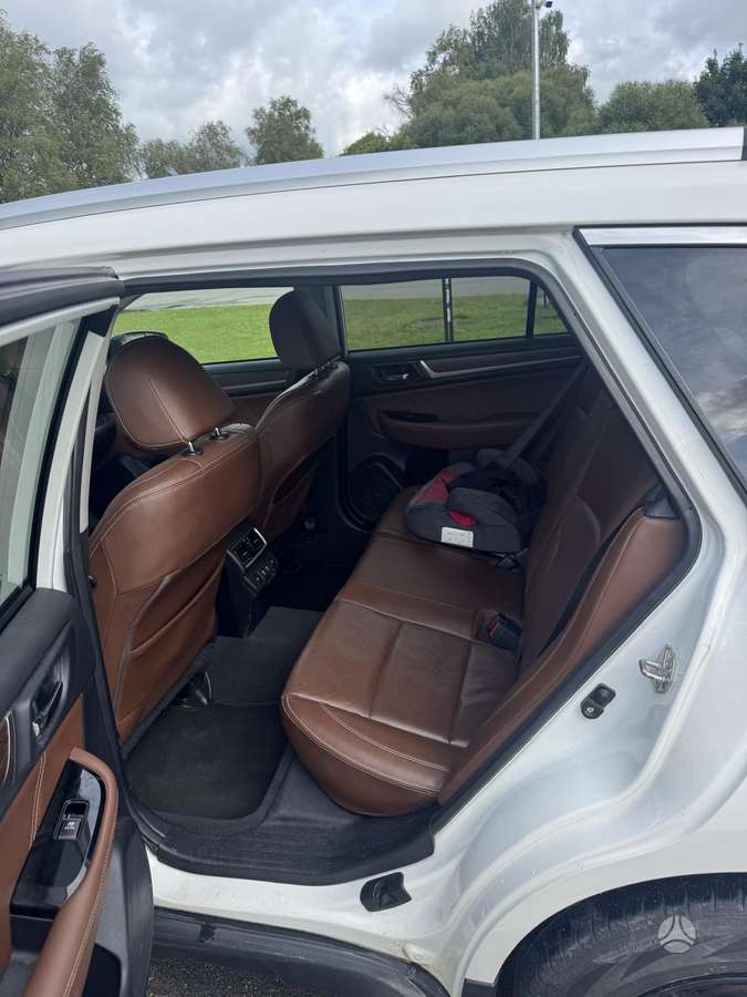 Subaru Outback, Универсал