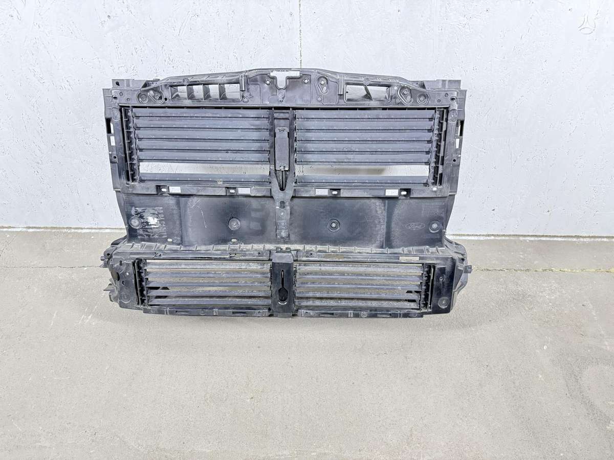 Ford Kuga kėbulo dalys
