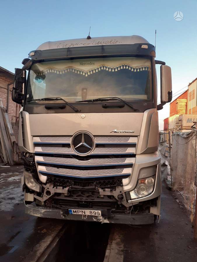 Mercedes-Benz 1845, тягачи