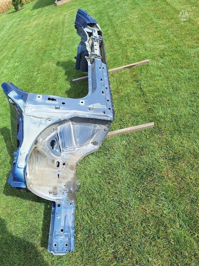 BMW 2 serija frame rails (fornt, rear)
