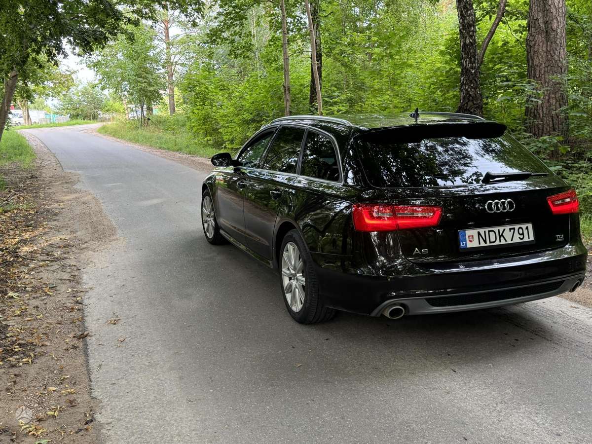 Audi A6, universalas