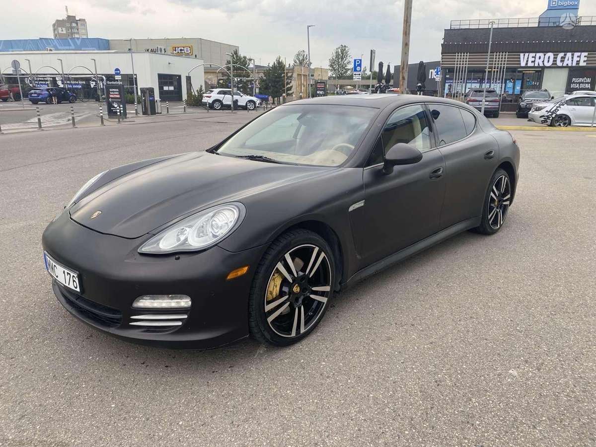 Porsche Panamera, sedanas
