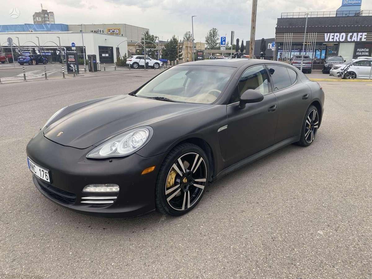 Porsche Panamera, sedans