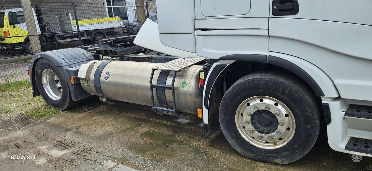 Iveco Stralis NP400 LNG, double sleeper