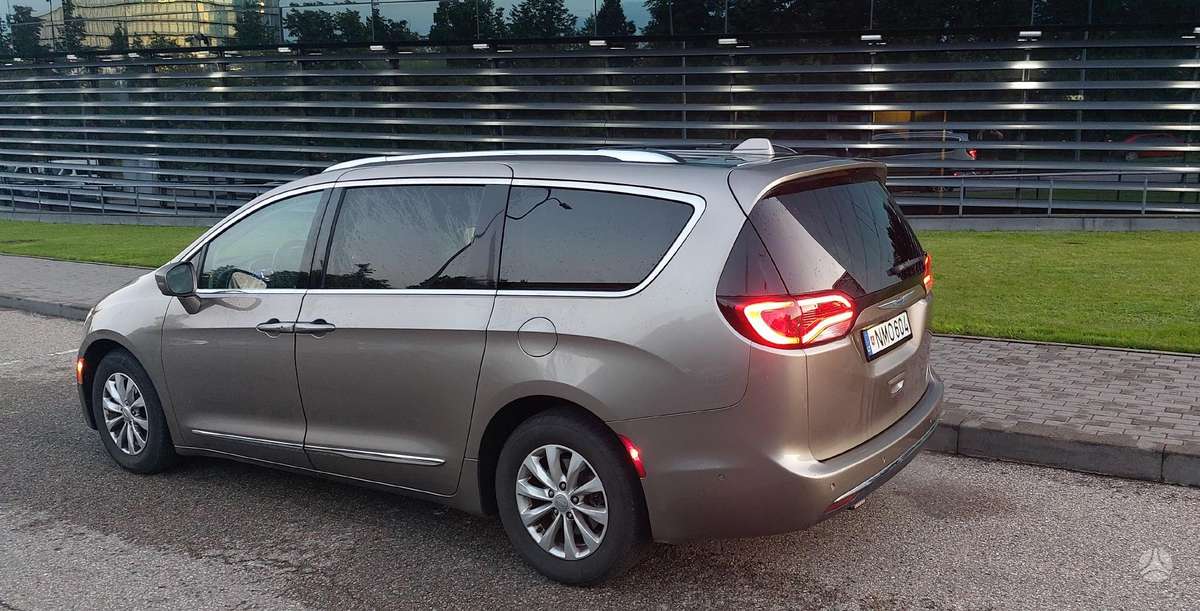 Chrysler Pacifica, 3.6 l., Минивэн