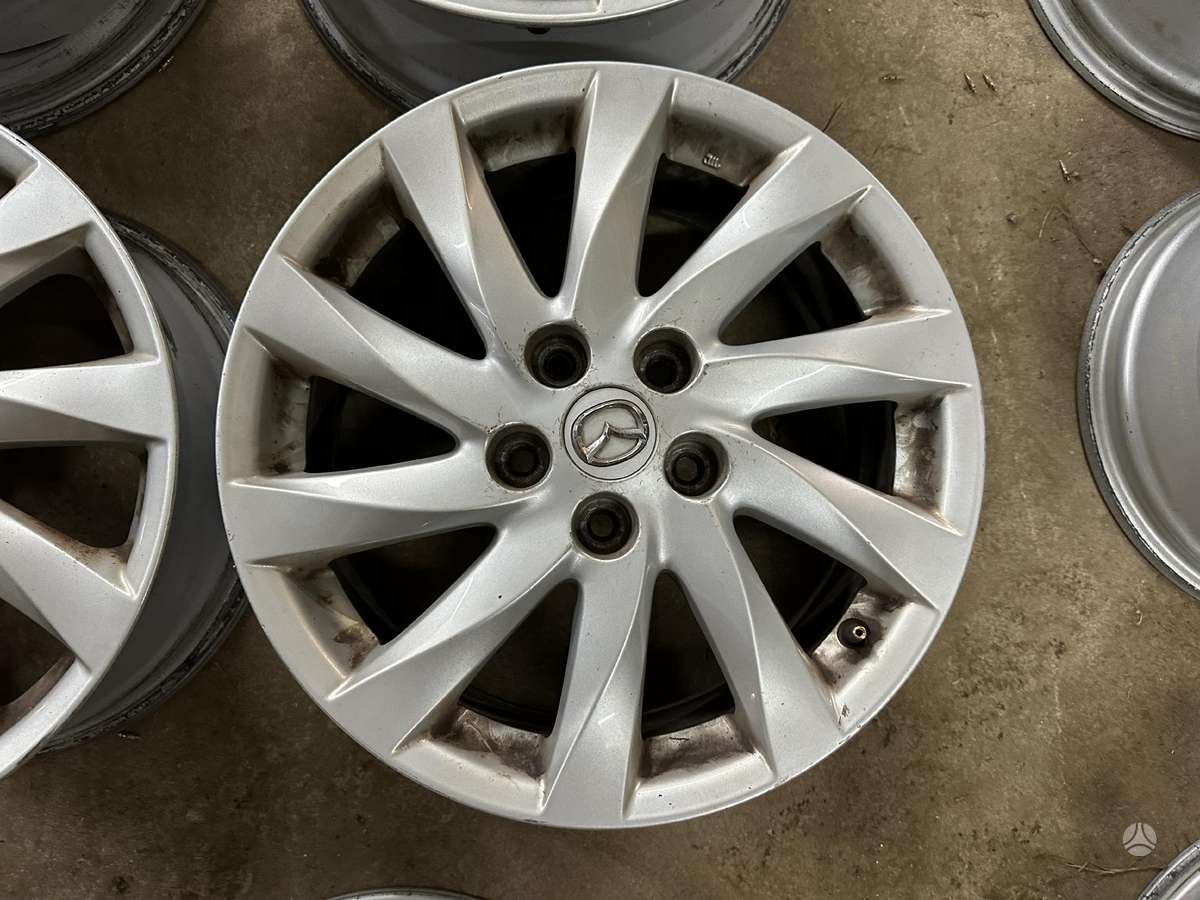 Mazda, lengvojo lydinio, R17