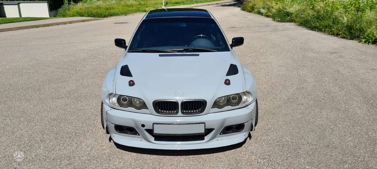 BMW 330, kupė (coupe)