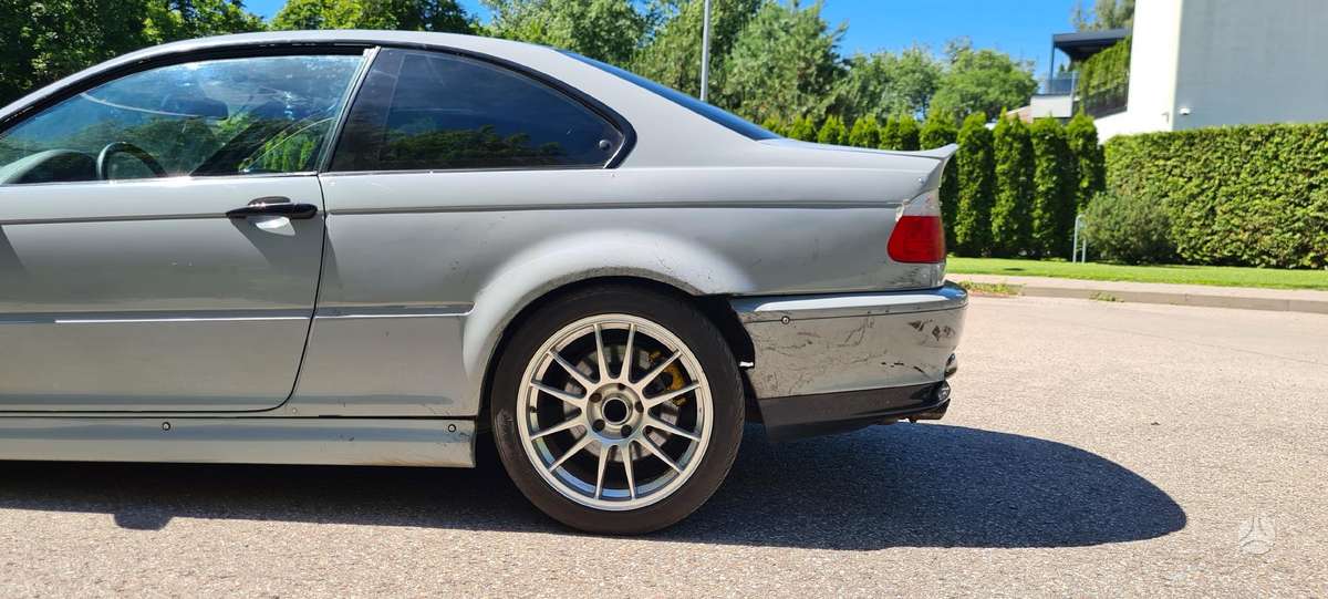 BMW 330, kupė (coupe)