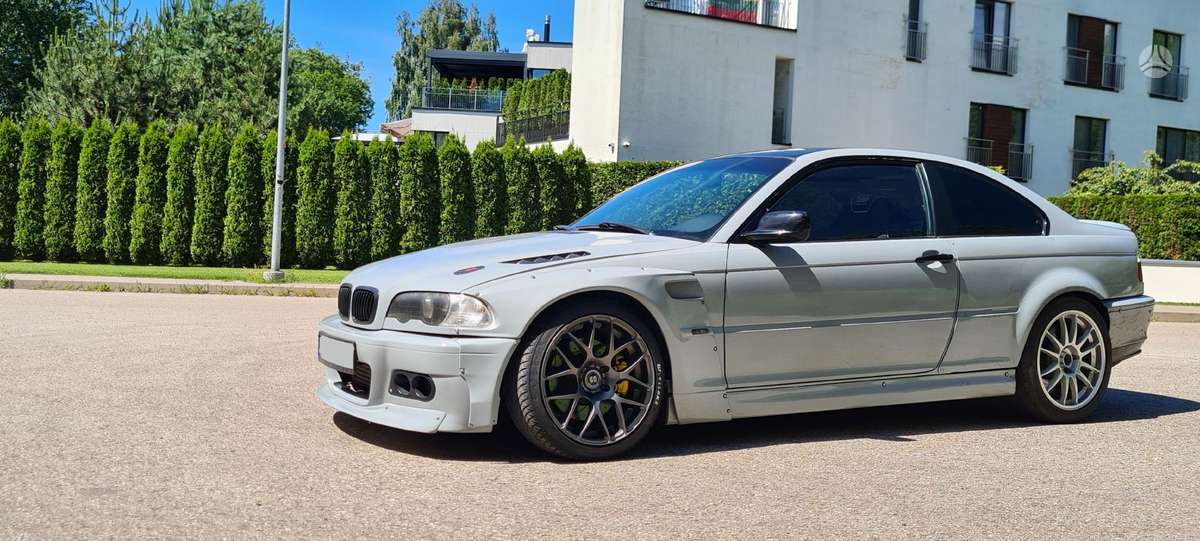 BMW 330, kupė (coupe)