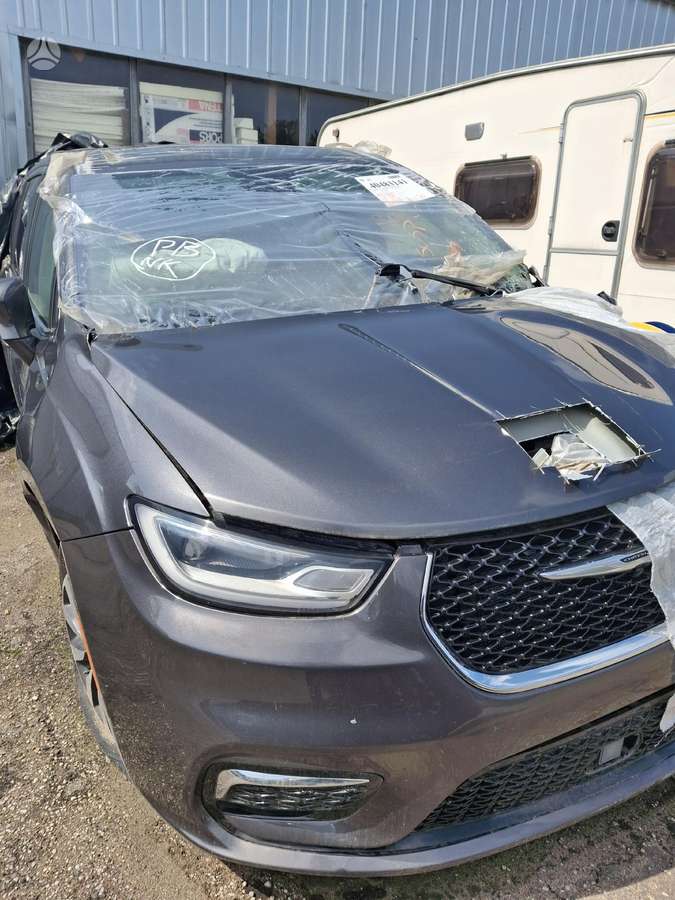 Chrysler Pacifica Dalimis hibridas 2022