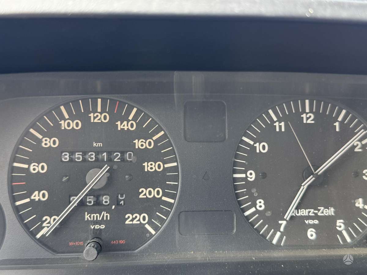 Audi 100, 1.8 l., Седан