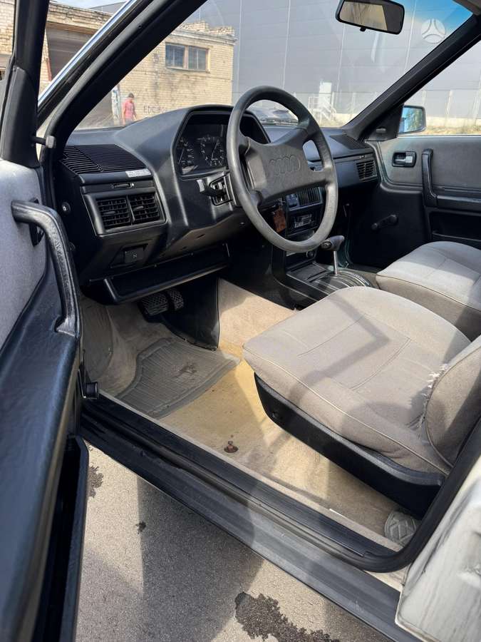 Audi 100, 1.8 l., Седан