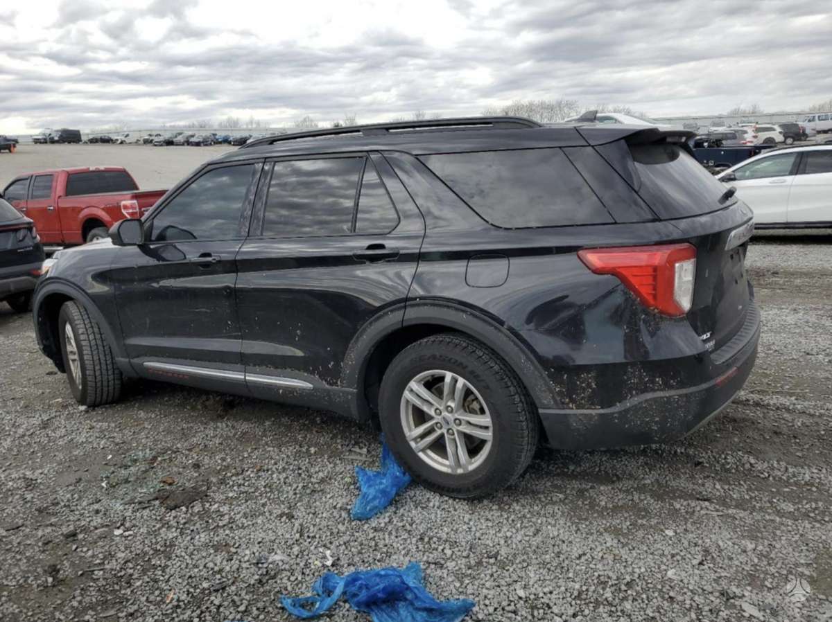 Ford Explorer Turime daugiau šio modelio dalių