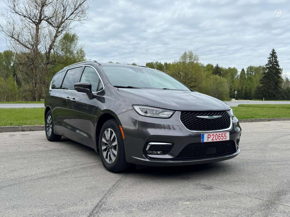 Chrysler Pacifica Facelift modelis turime daugiau dalių šiam modeliui