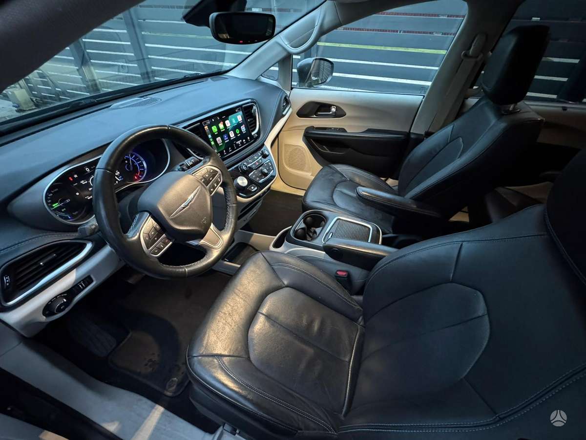 Chrysler Pacifica Facelift modelis turime daugiau dalių šiam modeliui