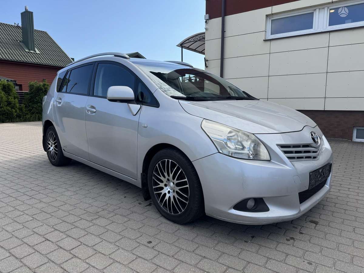 Toyota Verso, 2.0 l., mpv / minivan