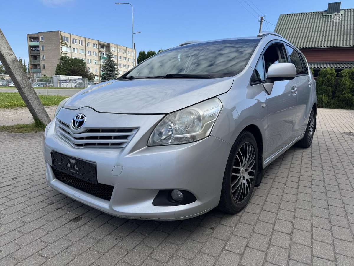 Toyota Verso, 2.0 l., Минивэн